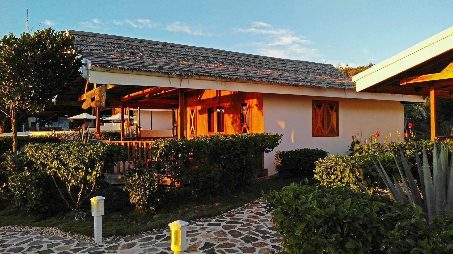 Kawayan Holiday Resort Сикихор Экстерьер фото