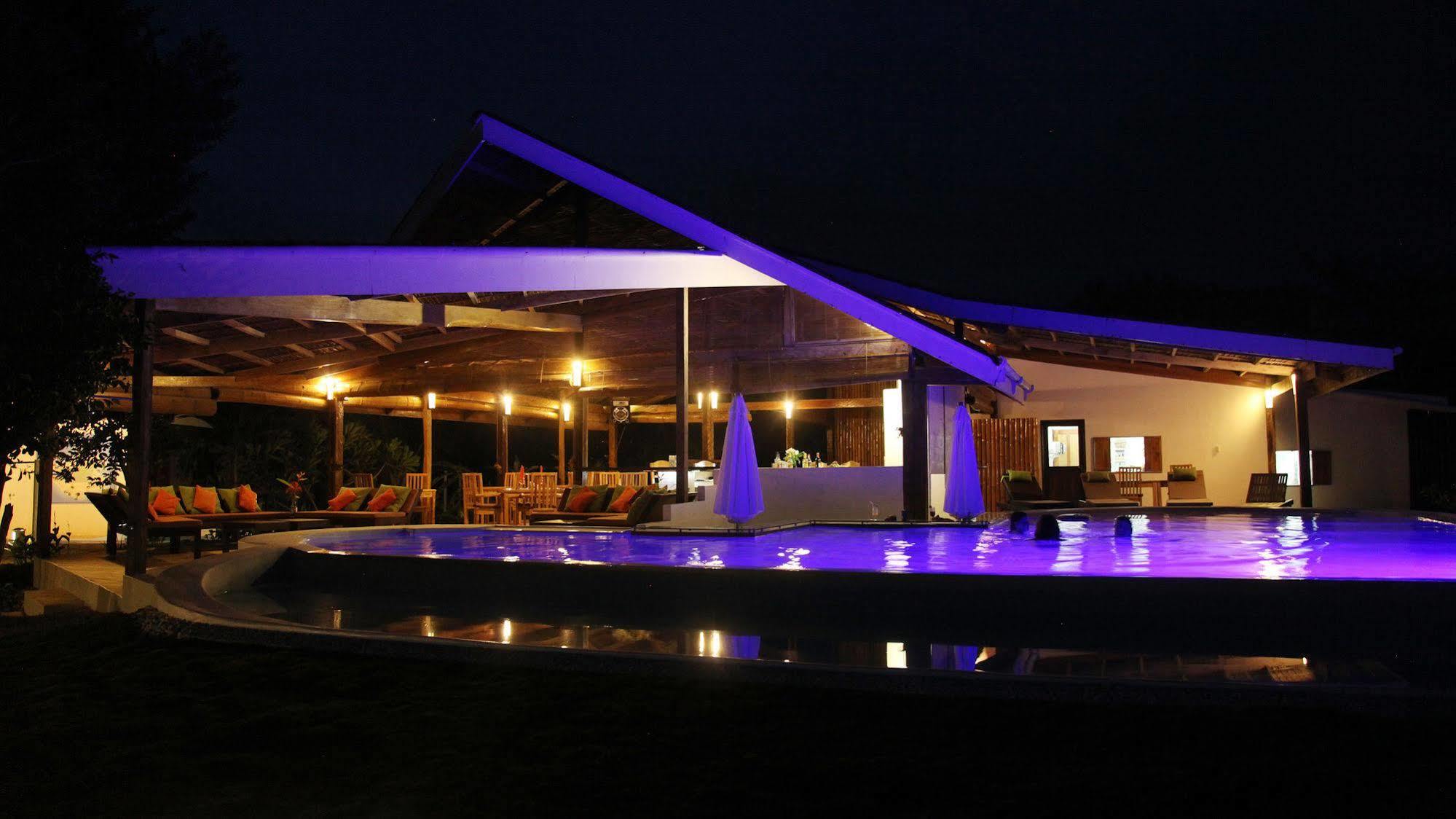 Kawayan Holiday Resort Сикихор Экстерьер фото
